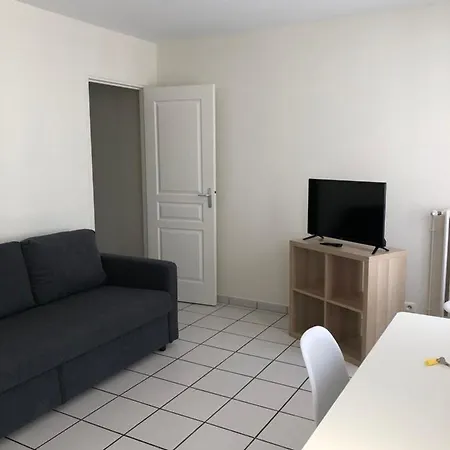 Appotel Voltaire 2*