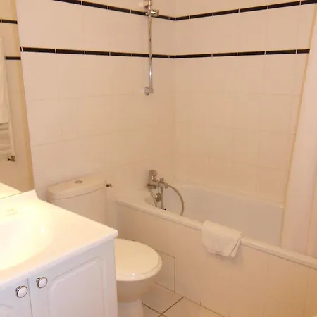 Appotel Voltaire 2*